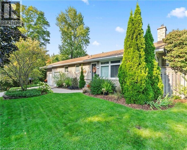 Photo du bâtiment - 1257 Hillview Crescent