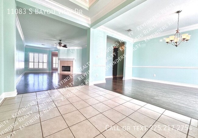 Building Photo - 11083 S Bayou View Dr