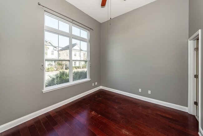 Building Photo - 3 Bedroom, 2.5 Bathroom Townhome in Oak Terrace Preserve - Park Circle