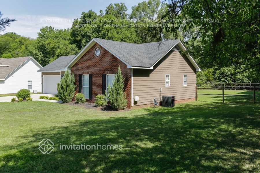 Building Photo - 4698 Falcon Chase Dr SW