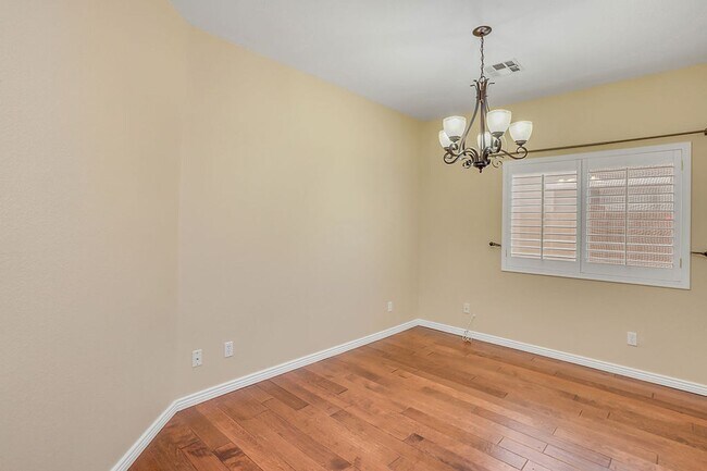 Building Photo - Queen Creek beauty!