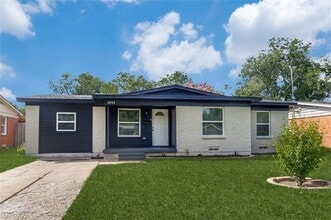 Building Photo - 10733 Sandalwood Dr