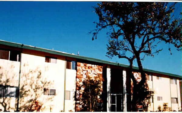 Foto del edificio - 4111-4121 Howard Ave