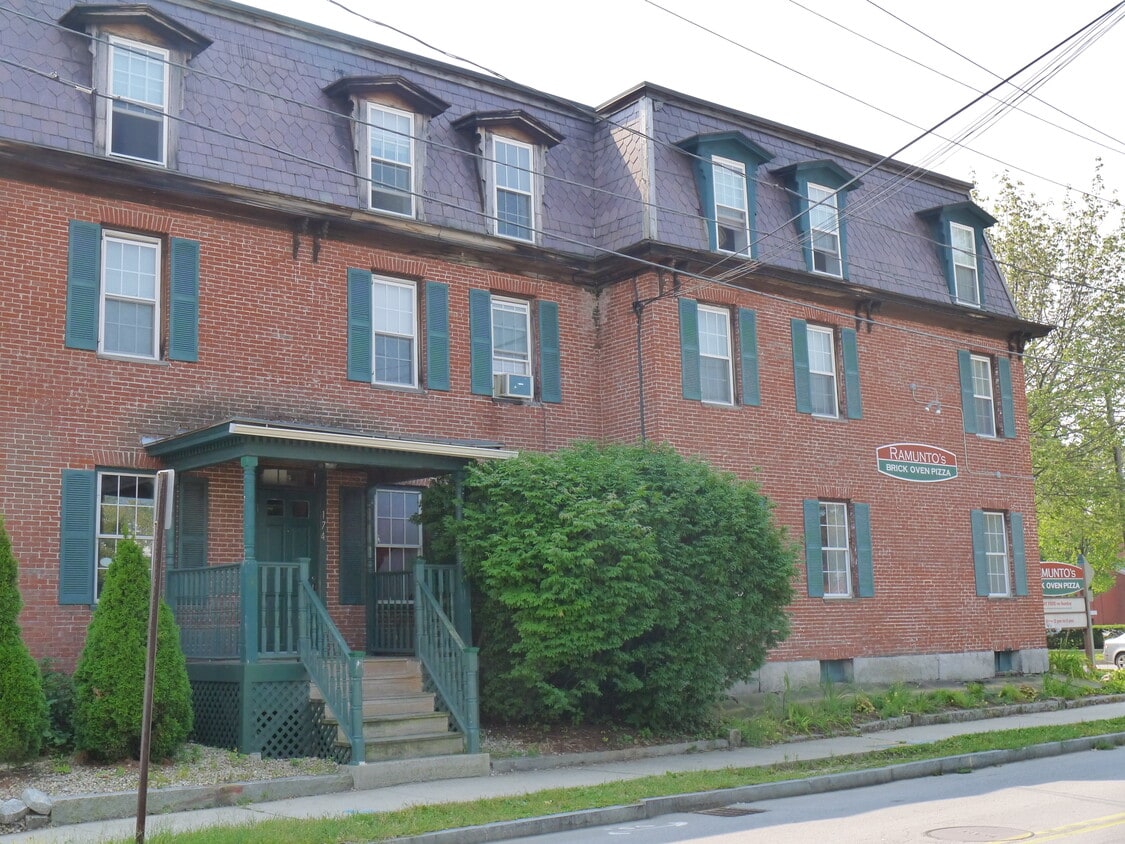 Primary Photo - 174 Main St