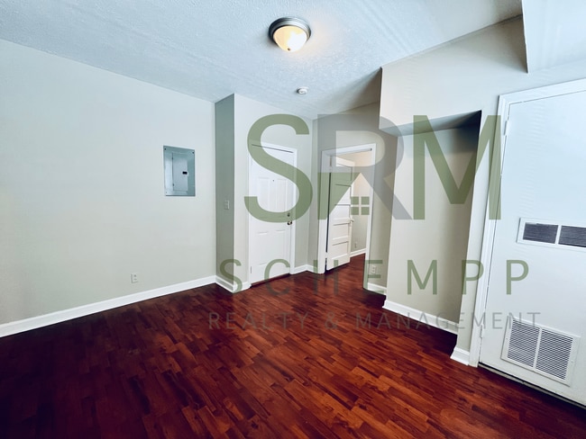 Building Photo - 307 Woodbine St