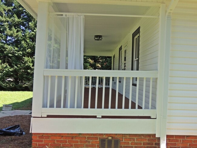 Building Photo - 1712 Old Niles Ferry Rd