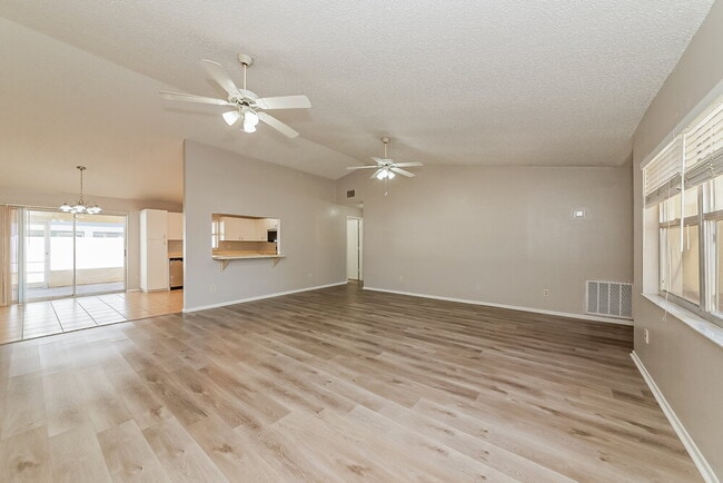 Foto del edificio - 5102 25th Ave Dr E