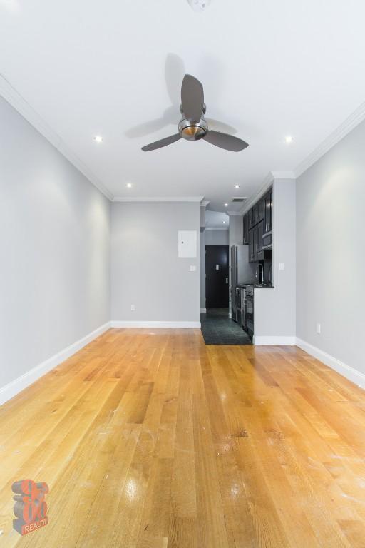 Foto principal - 213 E 26th St