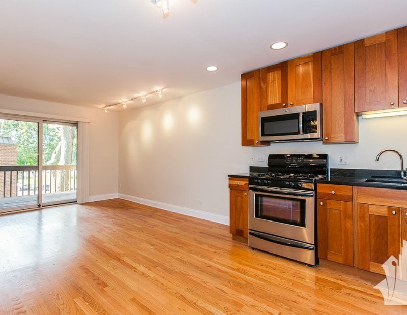 Primary Photo - 2131 N Larrabee St