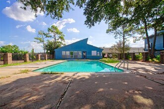 Building Photo - 10001 Westpark Dr