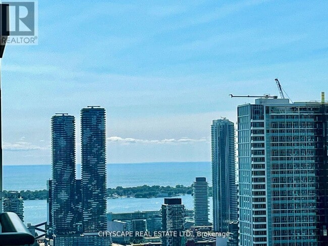 Building Photo - 251 Jarvis St