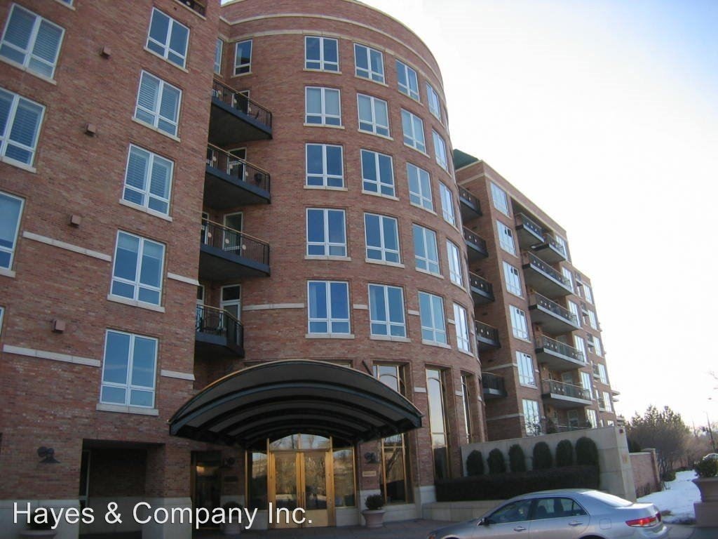 Primary Photo - 2400 Cherry Creek S Dr