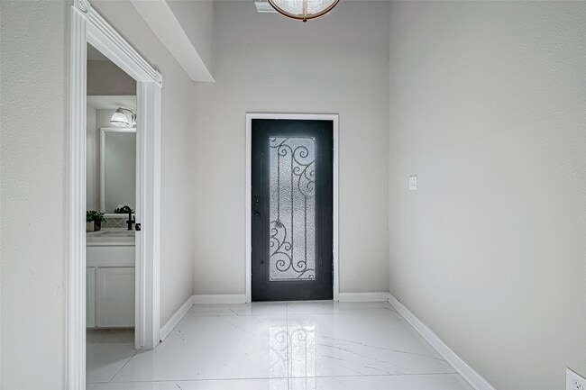 Foto del edificio - 3102 Glenn Lakes Ln