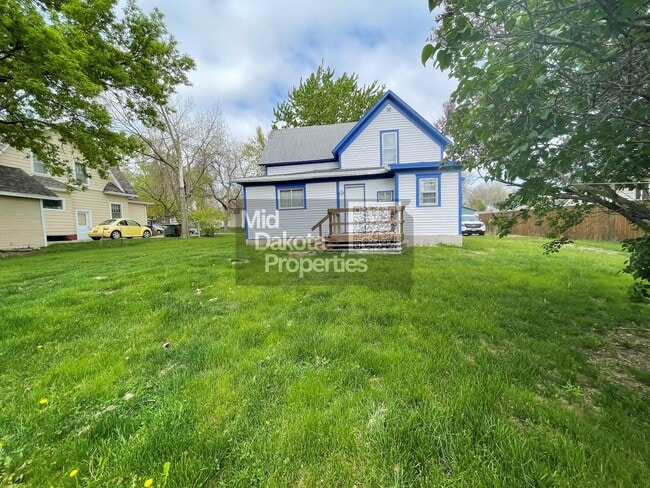 Foto del edificio - 1016 S Duff- 4 bedroom House