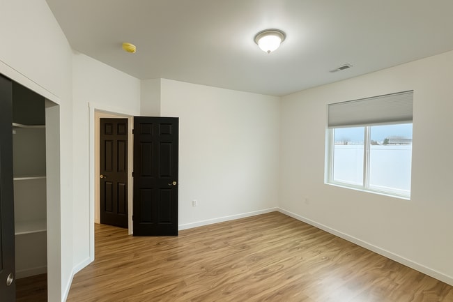 Bedroom 2 - 119 Grant Dr