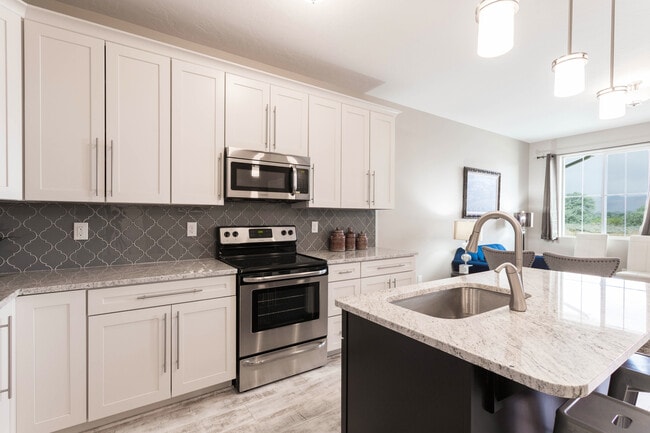 Kitchen - 14938 S Emerald Pools Ln