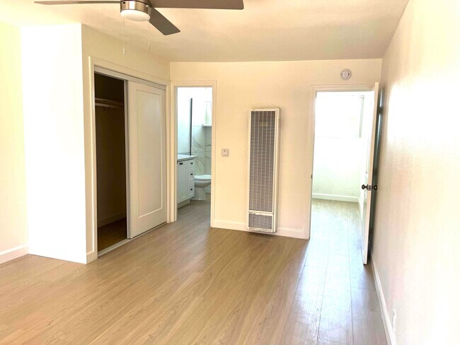 Foto del edificio - 4020 W Rosecrans Ave