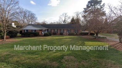 Building Photo - 512 Devenger Rd
