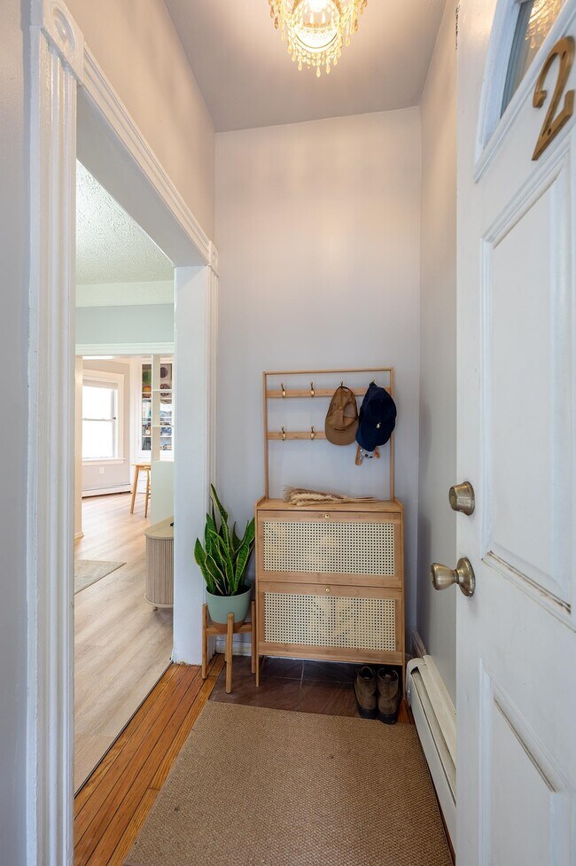 Foto del edificio - 233 Bidwell Ave