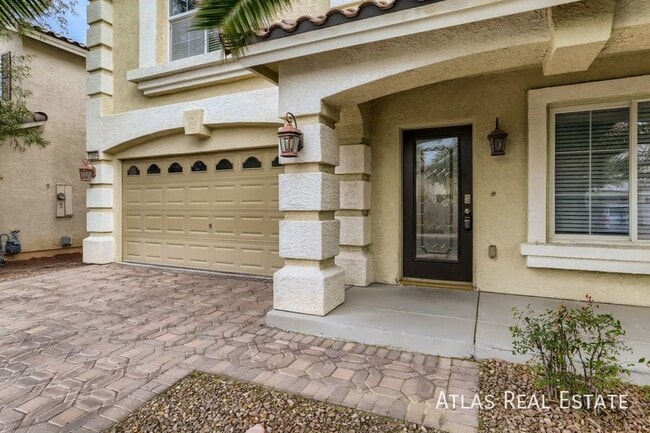 Foto del edificio - 10884 Royal Highlands St