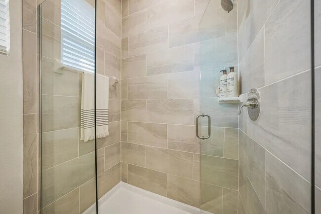 Foto del edificio - 7950 North Park Boulevard, Unit 2