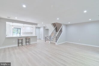Building Photo - 8748 Ridge Hollow Ct