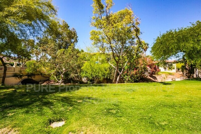 Building Photo - 4809 E Hazel Dr