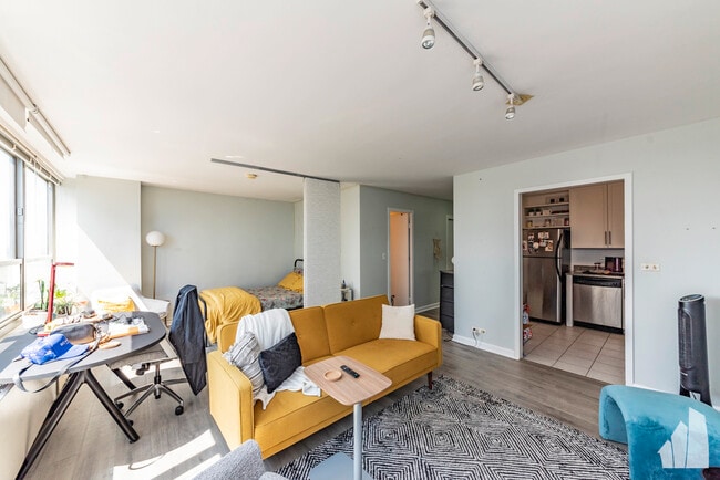 Foto del edificio - 3550 N Lake Shore Dr