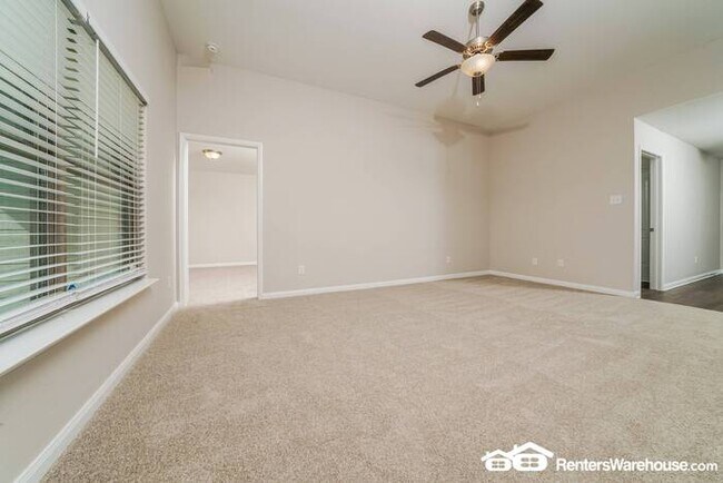 Foto del edificio - Get moved in Before the Holiday Rush!!!.