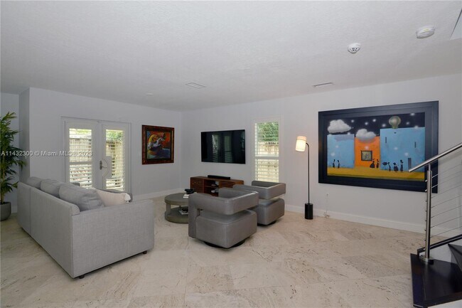 Foto del edificio - 3081 Matilda St