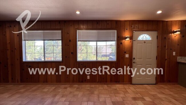 Building Photo - Cozy 3 Bed, 2 Bath Wrightwood Home!!