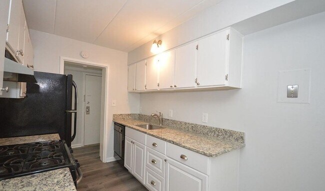 Building Photo - 2315 Freetown Ct