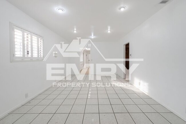 Building Photo - 3 Bedroom 1 Bathroom House for Rent Fishburn Ave Bell CA