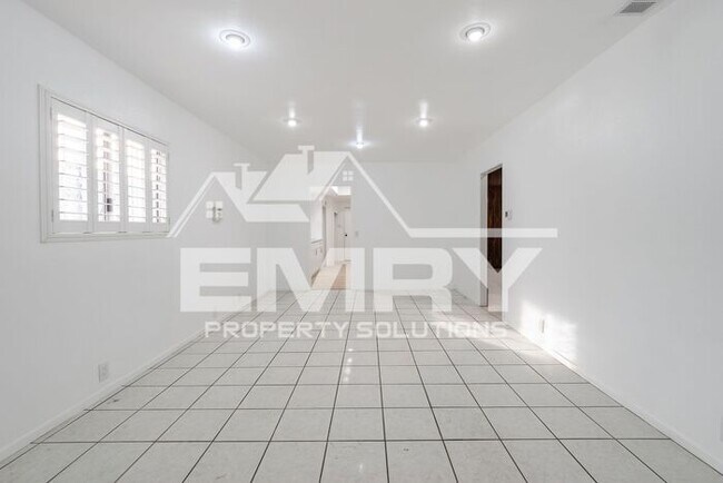 Foto del edificio - 3 Bedroom 1 Bathroom House for Rent Fishburn Ave Bell CA