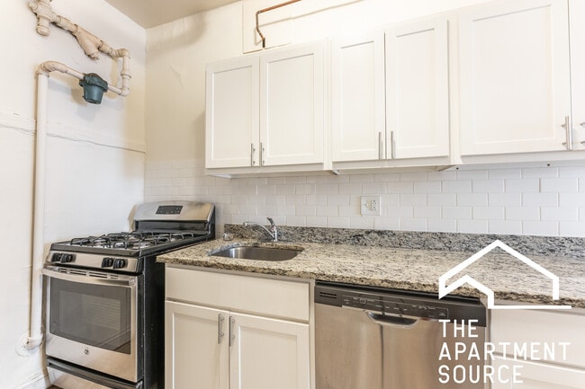 Photo - 520 W Cornelia Ave Apartment