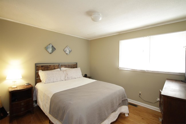 Building Photo - 203 Converse Cir