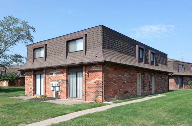 Building Photo - Creekbend & Chase Townhomes