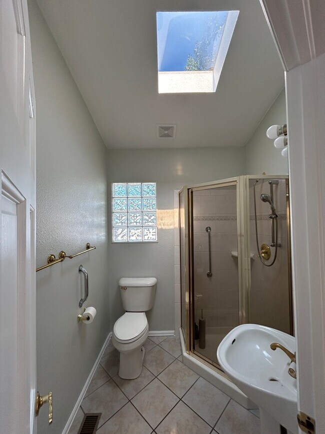Building Photo - 2 Bedroom Home in Boulder Available 9/1!