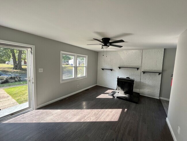 Building Photo - 213 Scammell Dr