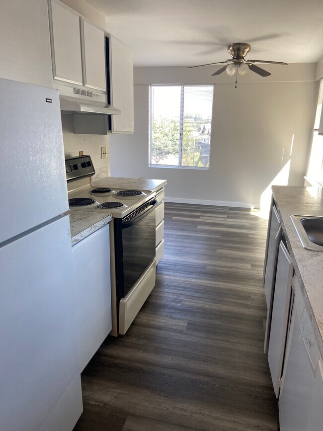 3030 NE 10th St Unit 105, Renton, WA 98056 Apartments in Renton, WA