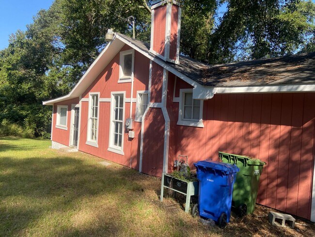 Building Photo - **ON HOLD**3 Bedroom / 2.5 Bathroom Home for Rent in East Columbus, GA***