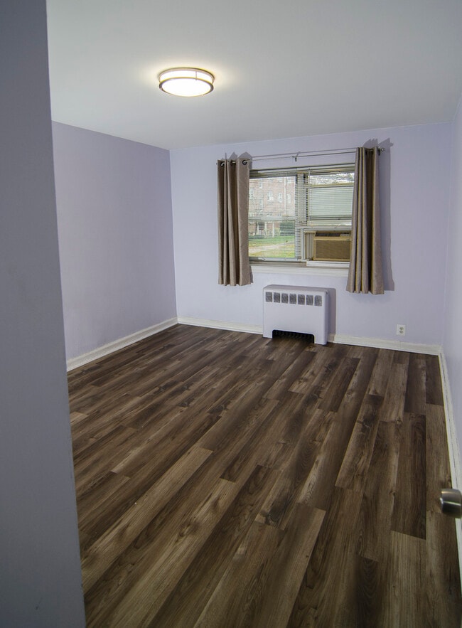 Building Photo - 1485 E Terrace Cir