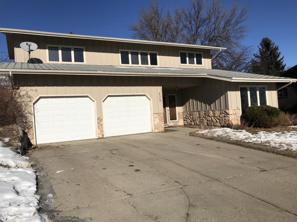 109 13th Ave NE House Rental in Minot, ND