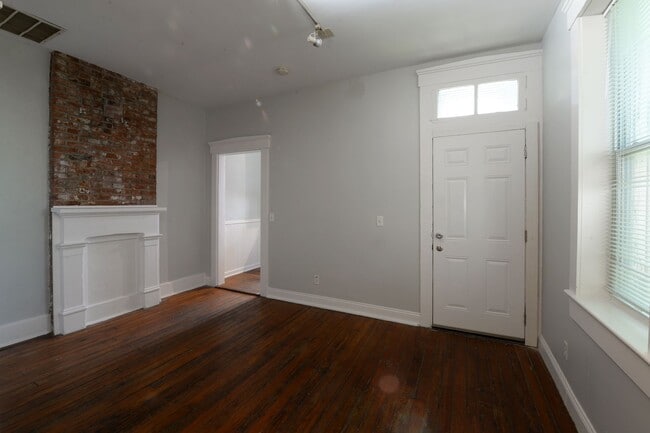 Building Photo - 2406 S 13th St