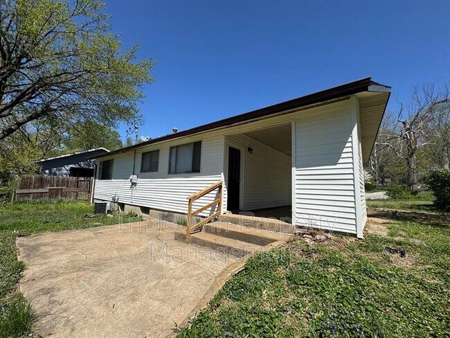 Foto del edificio - 7101 Brackleigh Dr