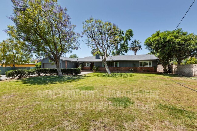 Building Photo - Beautifully Remodeled Single Family Home with Pool