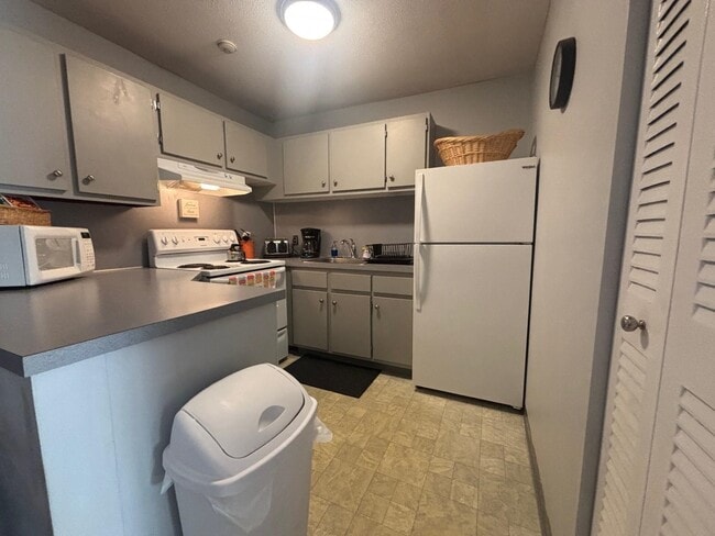 Building Photo - 178 Treetop Cir