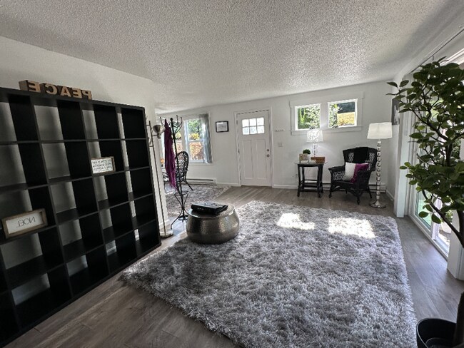 Foto del edificio - 844 Phoenix St NE