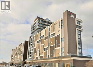 Building Photo - 550 N Service Rd