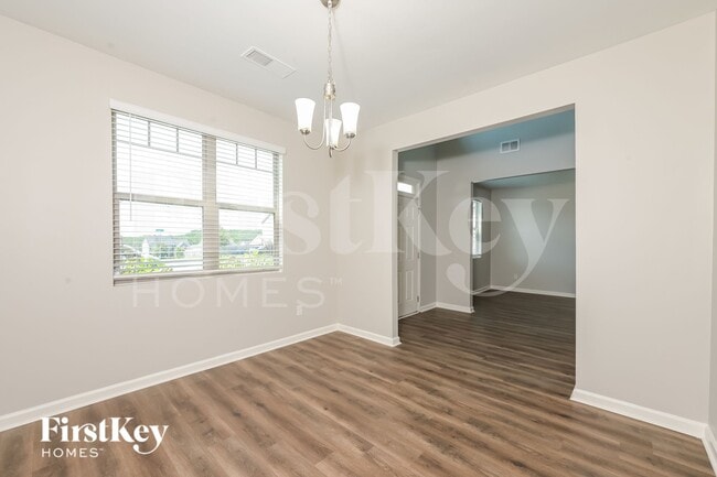 Building Photo - 2027 Massey Ln